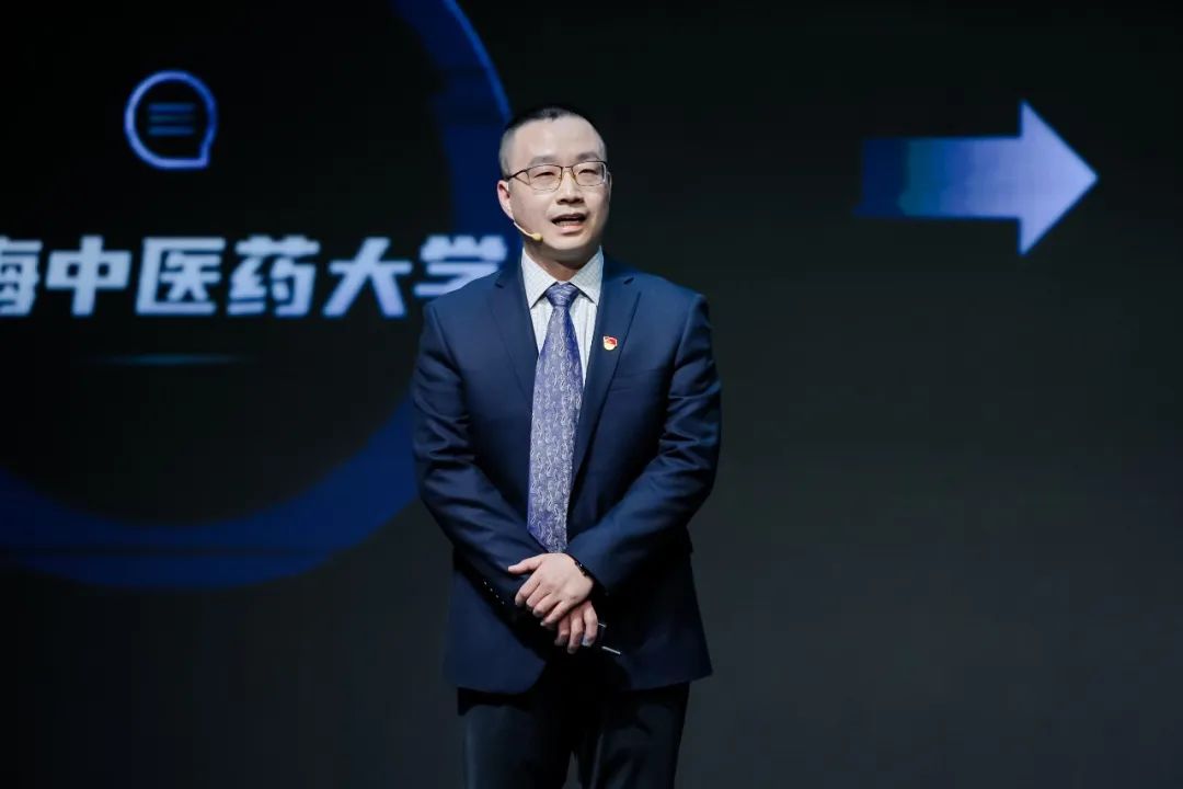 开元集团附属第七人民医院副院长胡聃荣获“2023浦东十大杰出青年”称号